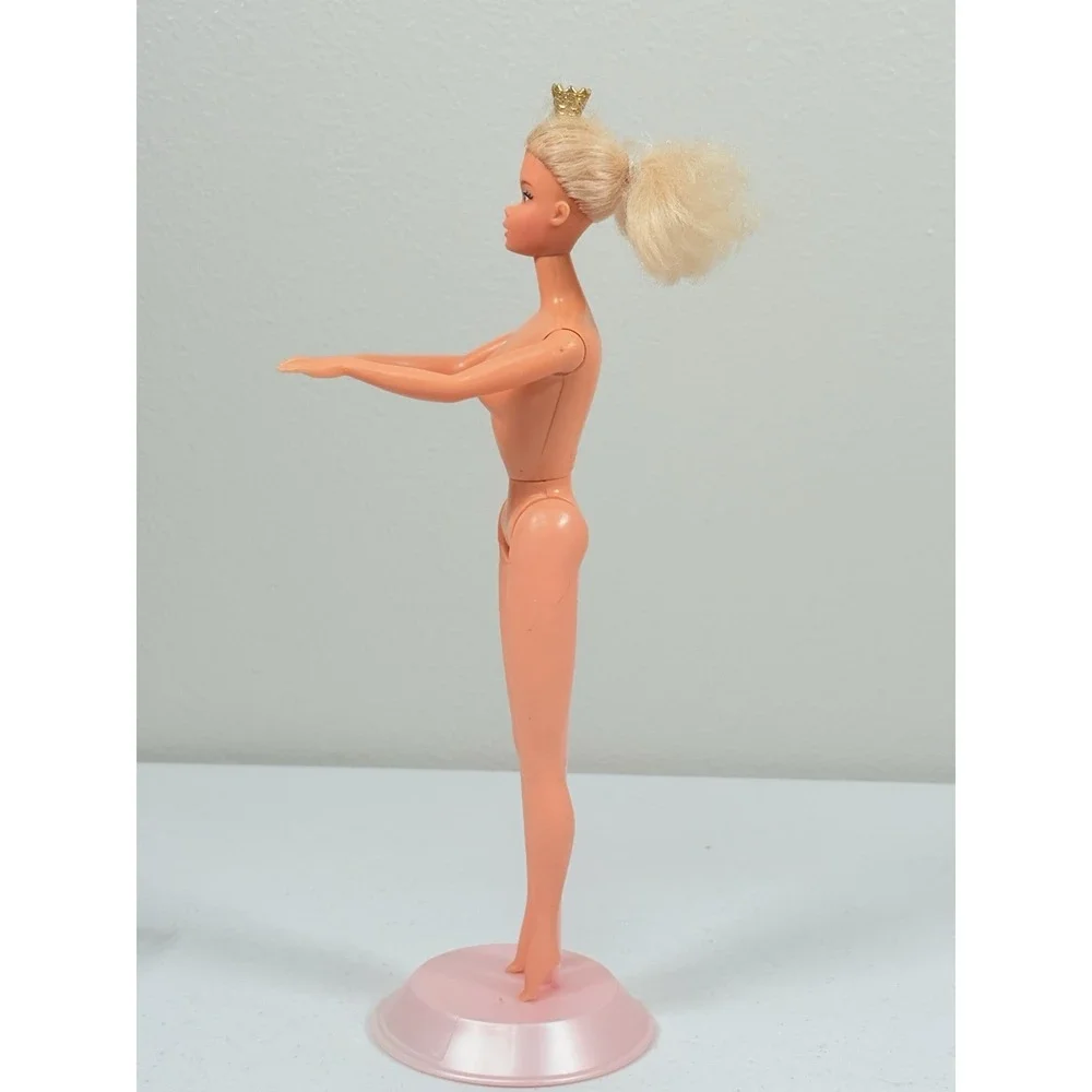 Vintage 1975 Ballerina Barbie Doll #9093 NUDE with bendable legs READ